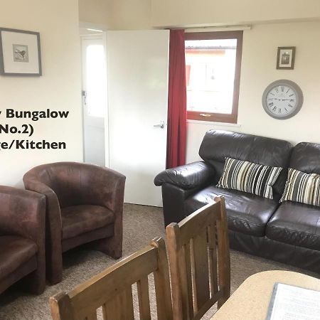 Court Farm Holiday Bungalows Ltd Уочет Екстериор снимка