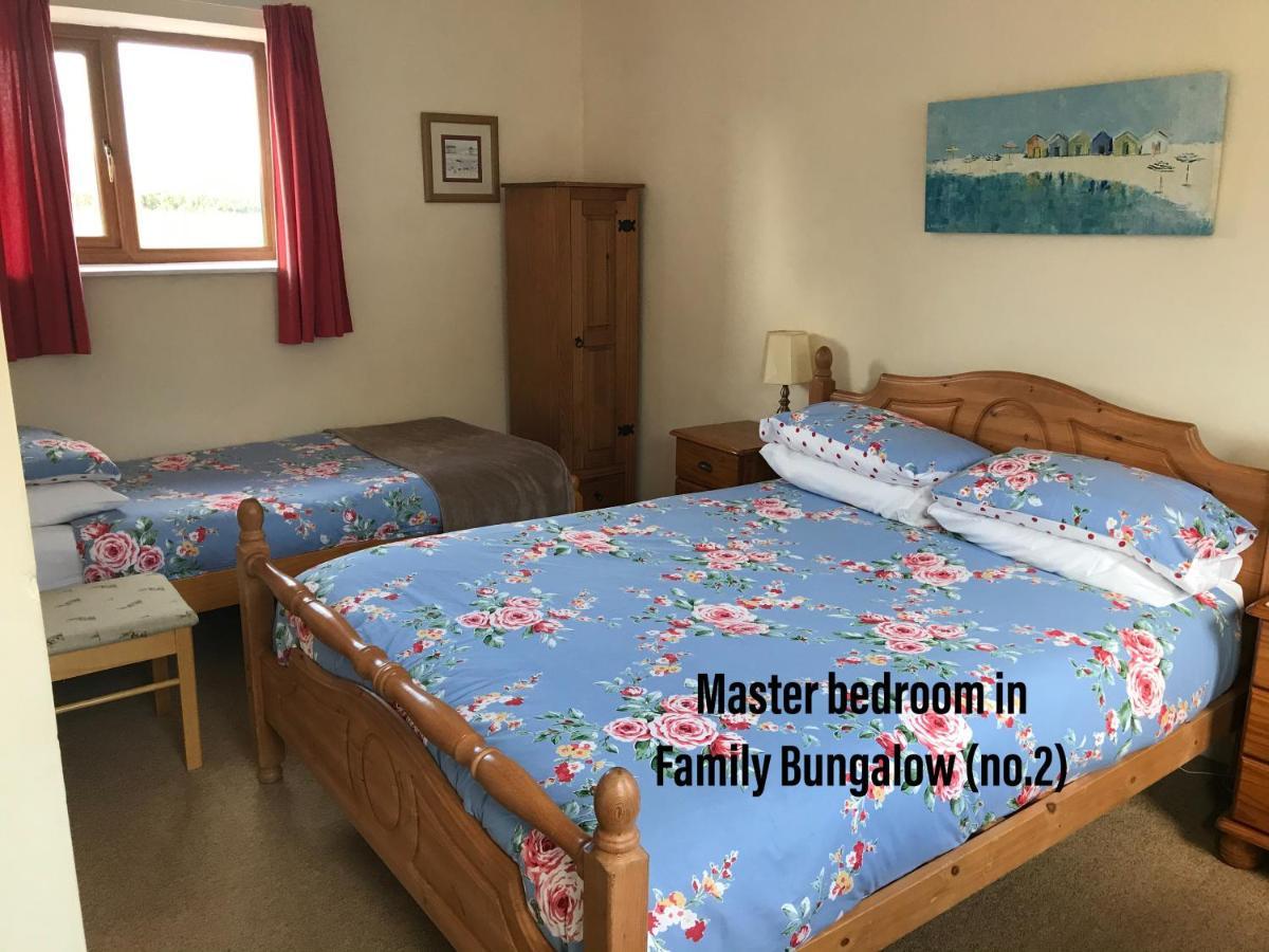 Court Farm Holiday Bungalows Ltd Уочет Екстериор снимка