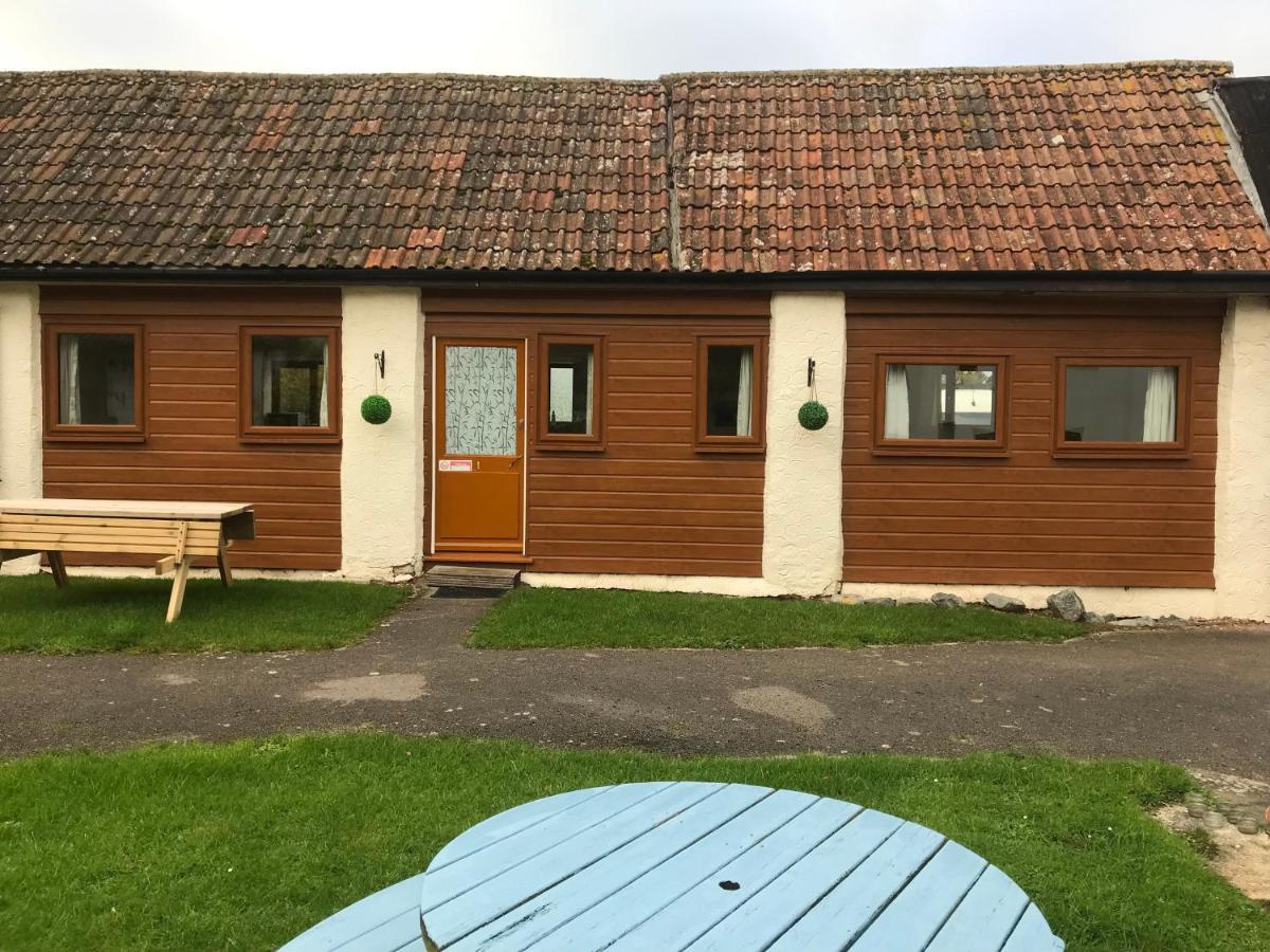 Court Farm Holiday Bungalows Ltd Уочет Екстериор снимка