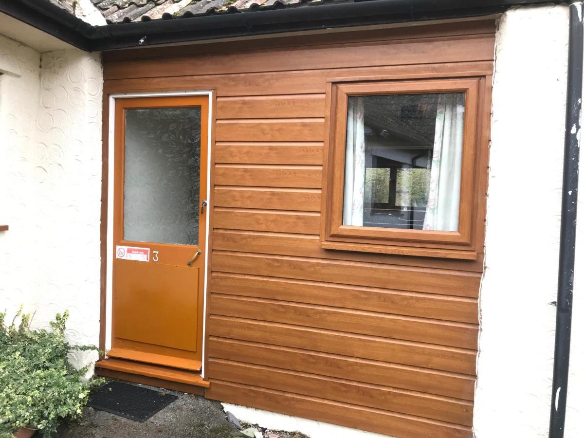 Court Farm Holiday Bungalows Ltd Уочет Екстериор снимка