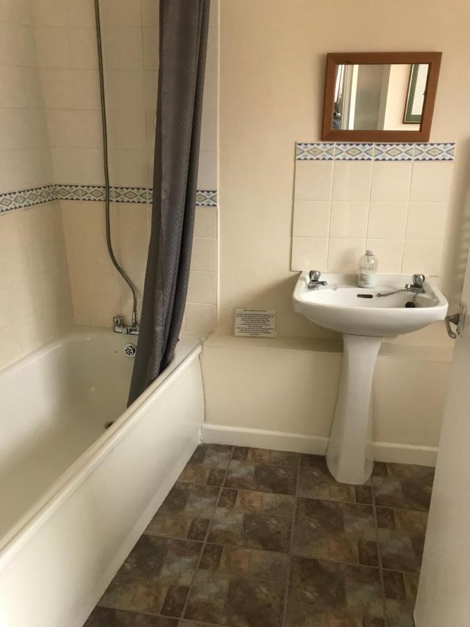 Court Farm Holiday Bungalows Ltd Уочет Екстериор снимка