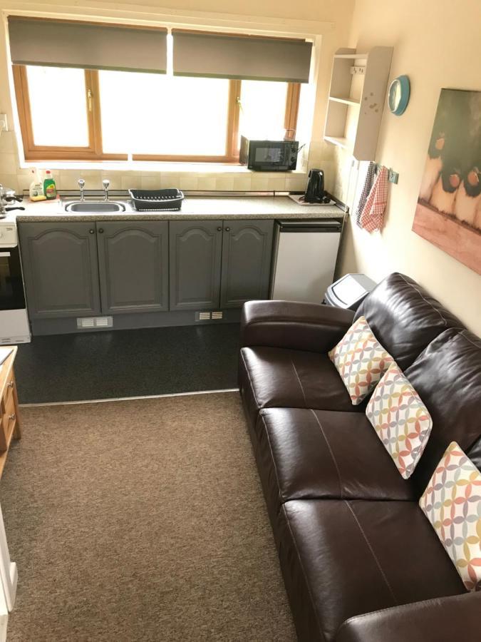 Court Farm Holiday Bungalows Ltd Уочет Екстериор снимка