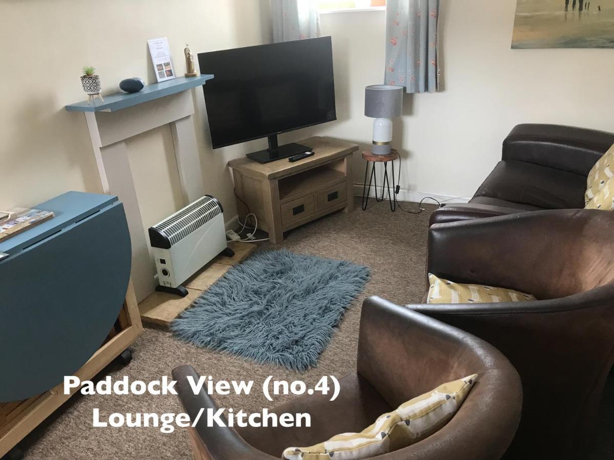 Court Farm Holiday Bungalows Ltd Уочет Екстериор снимка