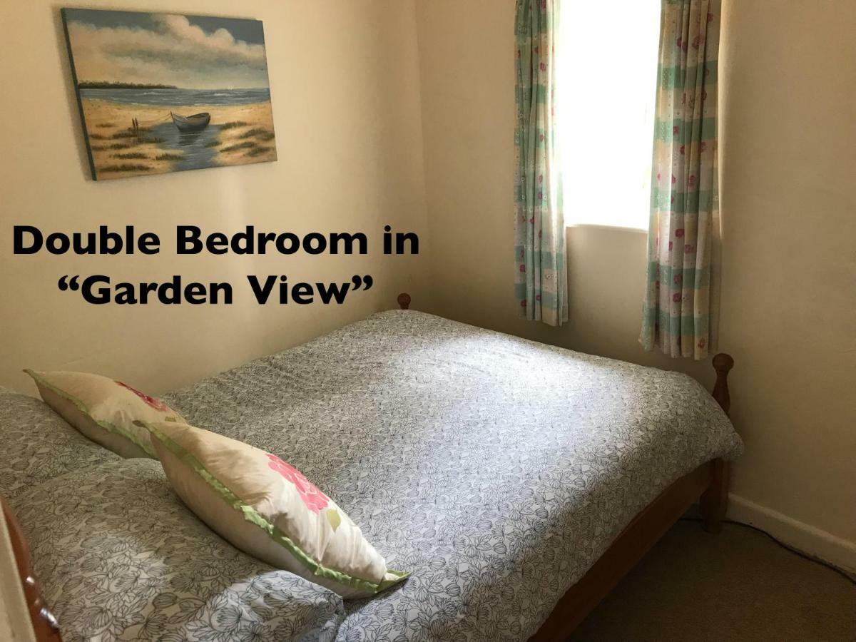 Court Farm Holiday Bungalows Ltd Уочет Екстериор снимка